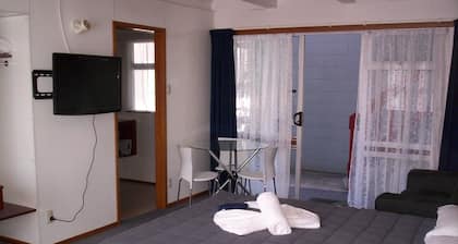 Broadway Motor Inn