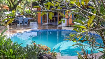 Outdoor pool, pool loungers