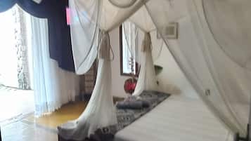 Deluxe Twin Room | Minibar, free WiFi, bed sheets