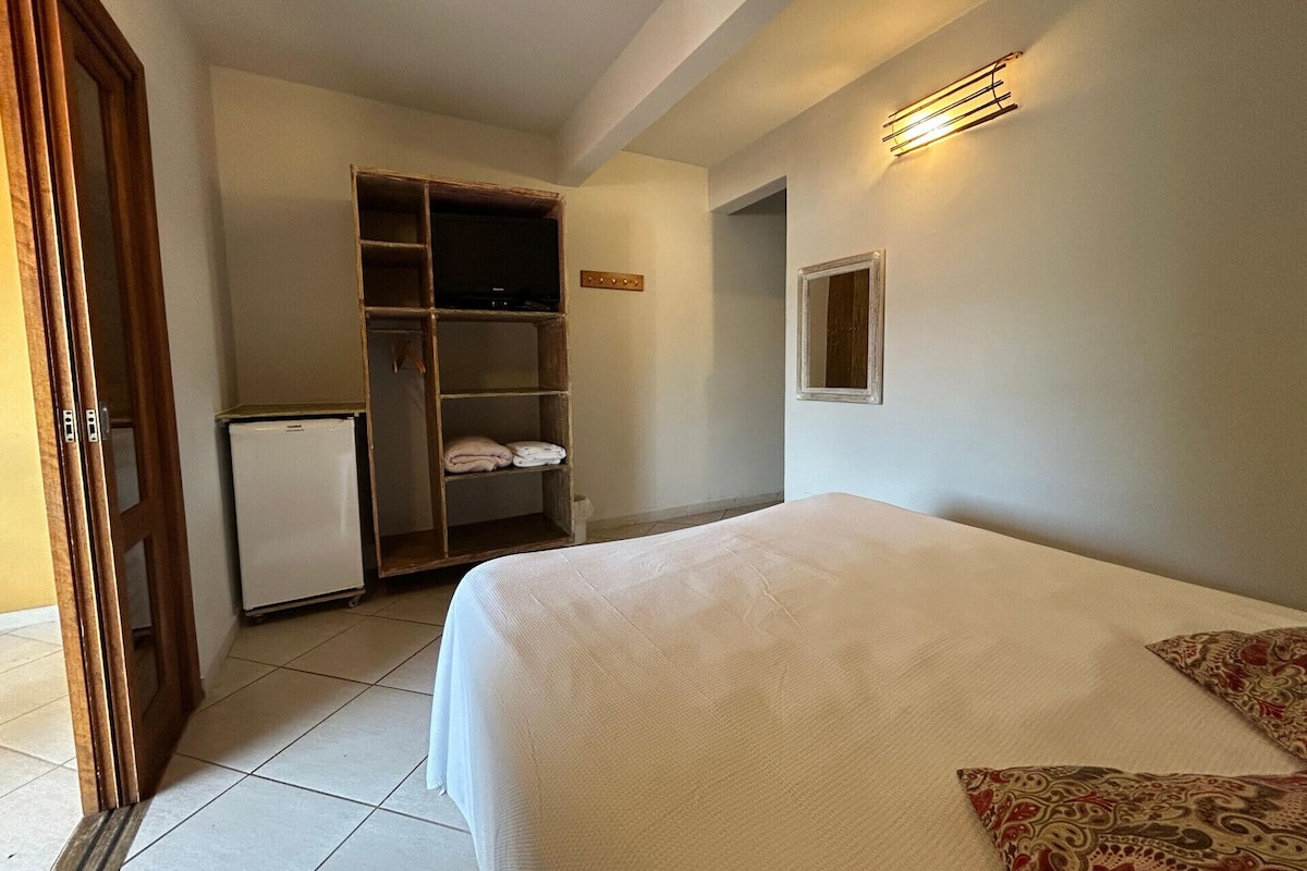 Minibar, bureau, Wi-Fi gratuit, draps fournis