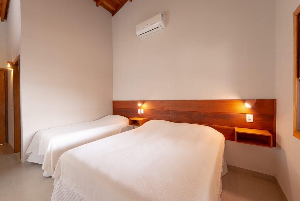 Minibar, Schreibtisch, kostenloses WLAN, Bettwäsche