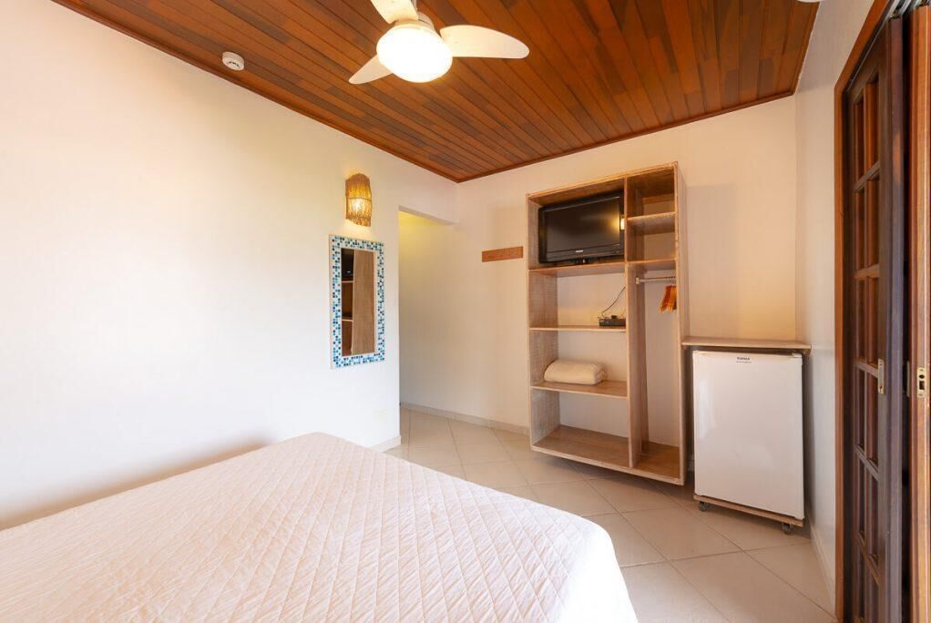 Minibar, Schreibtisch, kostenloses WLAN, Bettwäsche