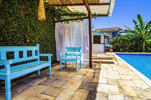 Outdoor pool, sun loungers