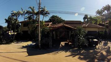 Fachada da propriedade