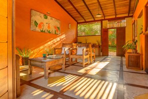 Lobby sitting area - Pousada Ecoilha (Ilhabela)