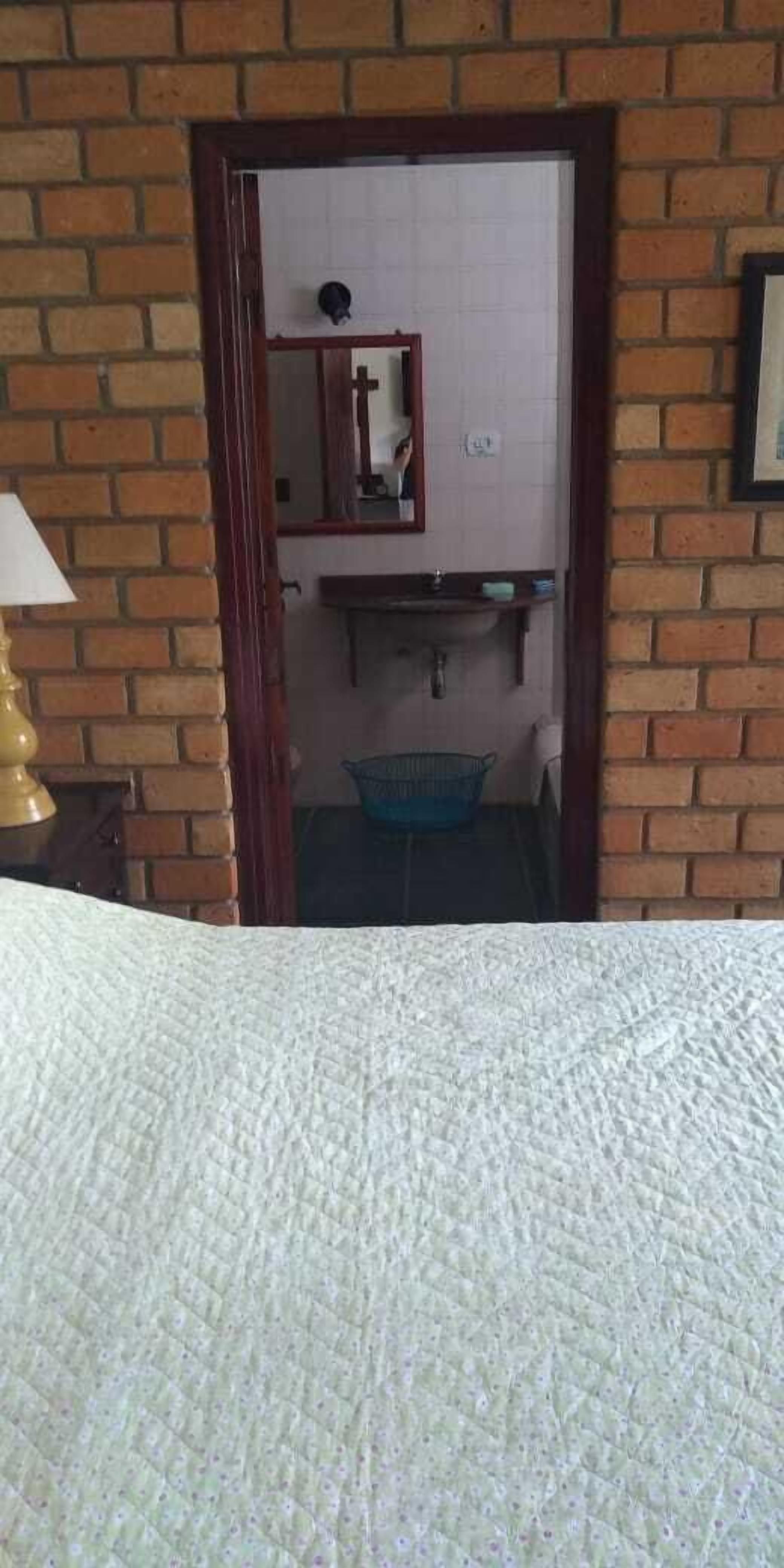 standard triple room | bathroom | shower, free toiletries, hair dryer, bidet