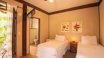Suite Curral Double | Minibar, iron/ironing board, bed sheets