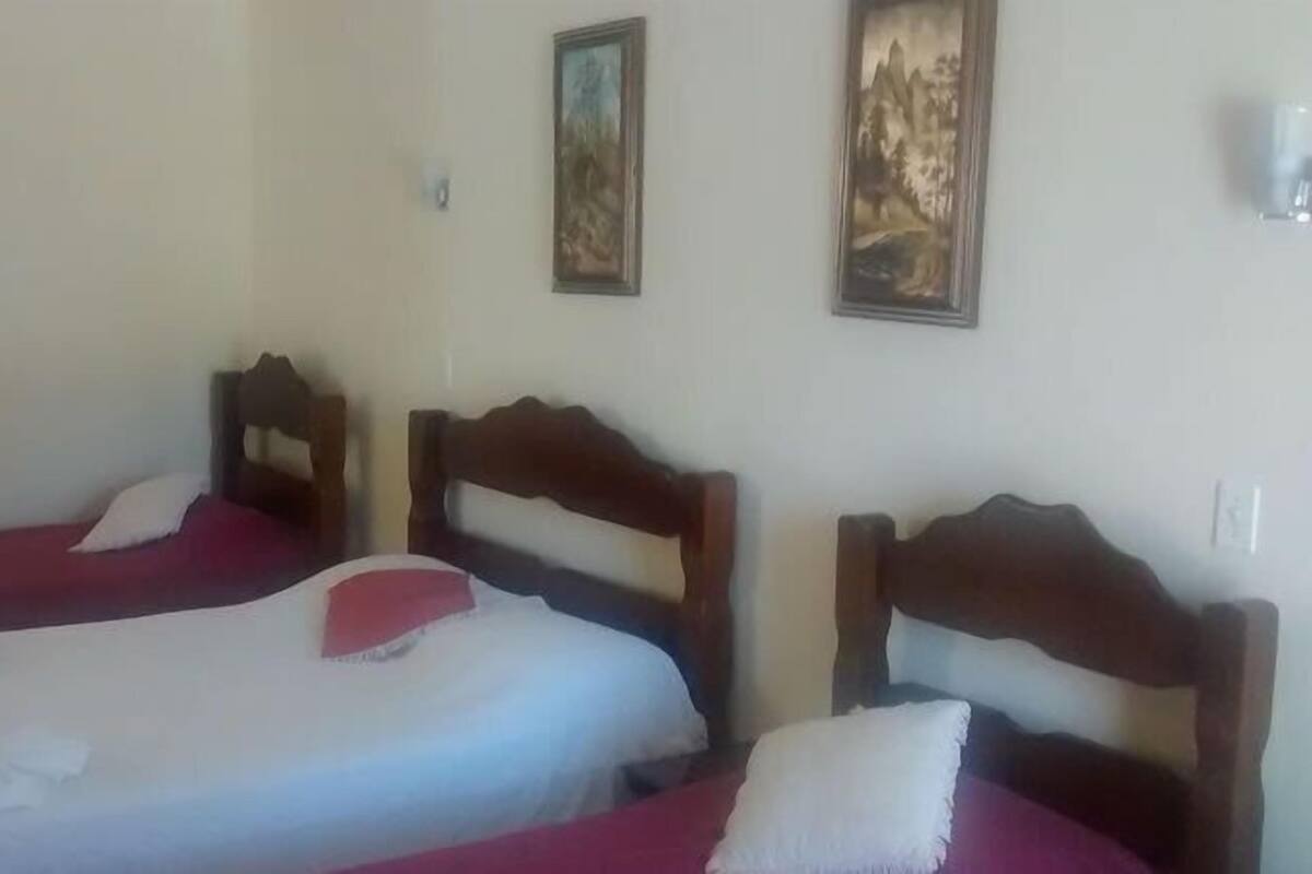 Standard Quadruple Room | Bar mini, katil bayi/kot (percuma), katil lipat simpan/tambahan 