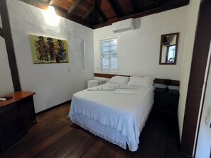 Standard Double Room | Minibar, iron/ironing board, free wired internet, bed sheets - Pousada Dos Lobos - Maresias (São Sebastião)