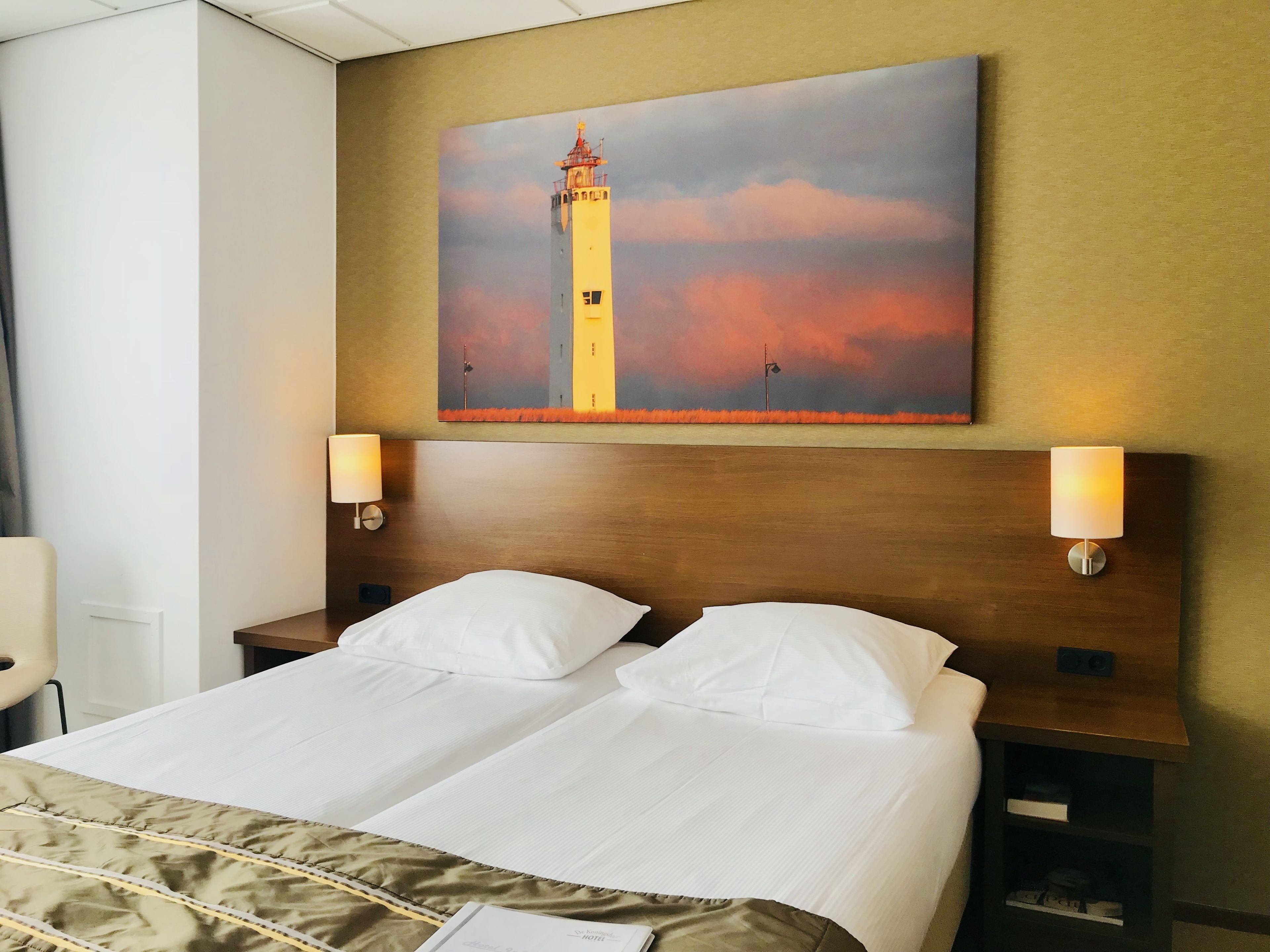 Standard Room, 2 Twin Beds | In-room safe, desk, blackout drapes, iron/ironing board