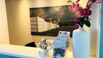 Mostrador para check-in y check-out