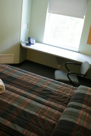Desk, free WiFi, bed sheets - Residence & Conference Centre - Sudbury West (Sudbury)