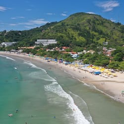 Vista para praia/oceano
