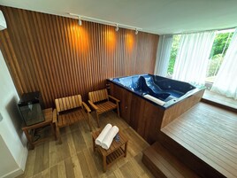 Luxury Room, Hot Tub | In-room dining