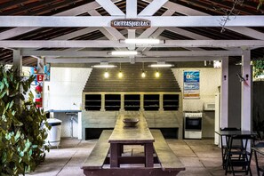 BBQ/picnic area - Pousada Sanremo Inn (Ubatuba)