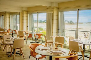 Breakfast, lunch, dinner served; French cuisine, beach views 