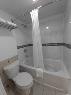 Hair dryer, towels - Arnprior Motor Inn (Arnprior)