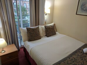 Standard Double Room, Shared Bathroom | Desk, blackout drapes, iron/ironing board, free WiFi - Kelvin Hotel West End (Glasgow)