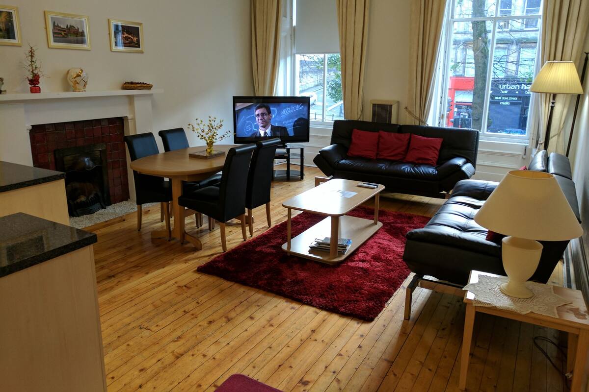 Studio Suite, Kitchen | Desk, blackout drapes, iron/ironing board, free WiFi