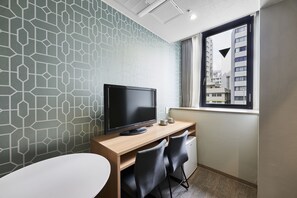 Superior Twin Room, Non Smoking | City view - Hotel Morning Box Osaka Shinsaibashi (Osaka)