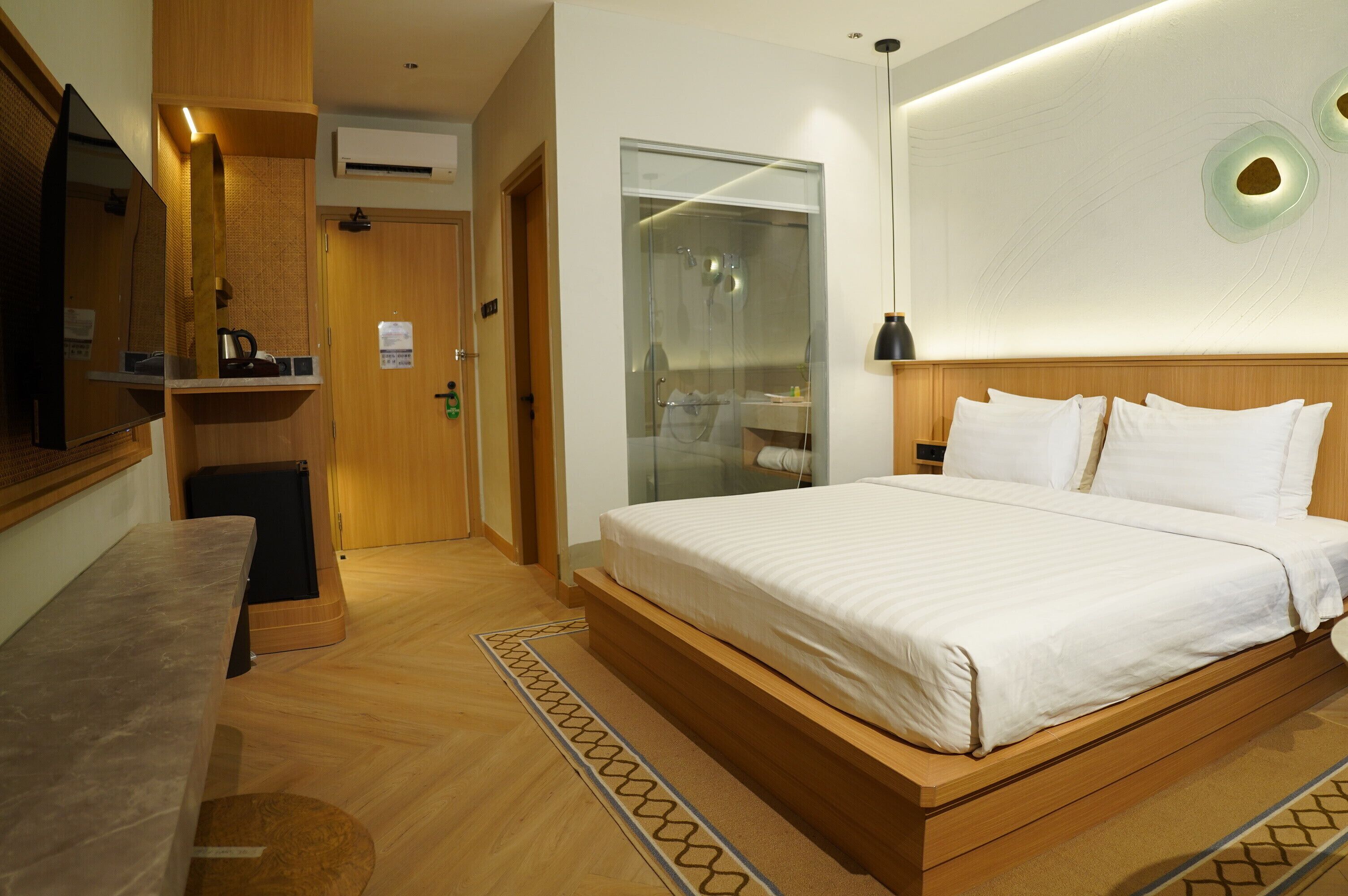 Room (Signature) | Bar mini, peti besi dalam bilik, Wi-fi percuma, cadar katil 