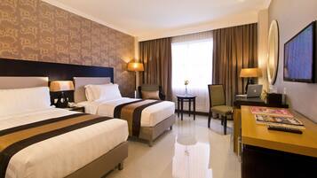 Deluxe Room | Living area | LED TV