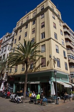 Exterior - Russafa Youth Hostel (Valencia)