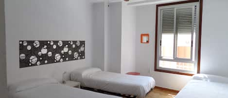 Shared Dormitory, Men only, Shared Bathroom | Free WiFi, bed sheets