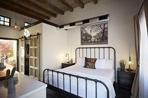 高级双人房, 独立浴室 (Garden Suite) | 高档床上用品、客房内保险箱、特色装修、特色家居