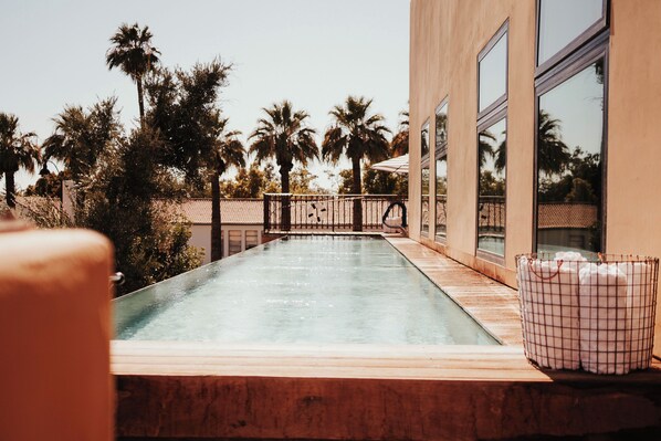 غرفة مزدوجة مميزة - بحمام داخل الغرفة - بمنظر للمسبح (Penthouse) | إطلالة الغرفة