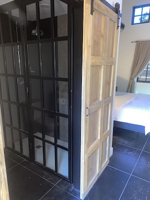 Superior Double Room, Ensuite (Garden Suite) | Bathroom