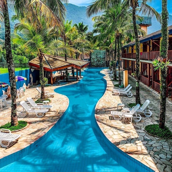 2 outdoor pools