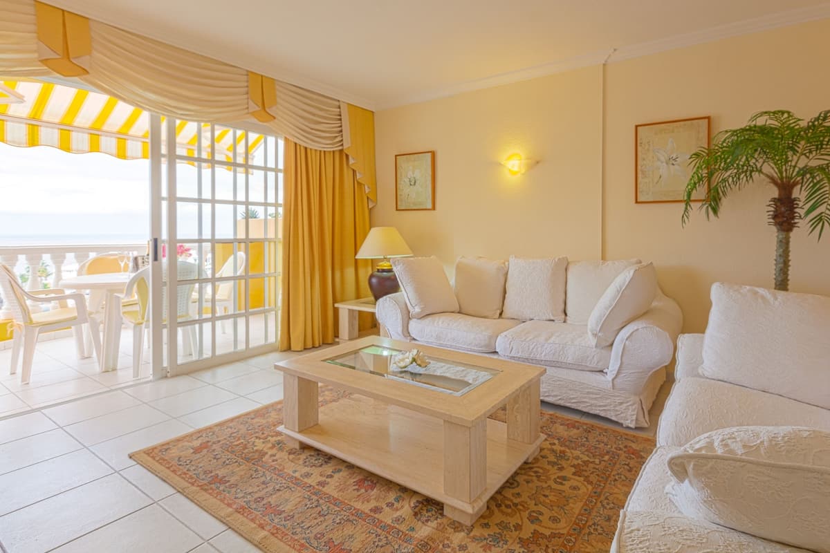 Standard Apartment, 3 Bedrooms, Terrace, Sea View | Living room