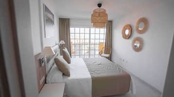 Deluxe Suite, 3 Bedrooms, Terrace, Sea View | 2 bedrooms, in-room safe, blackout drapes, soundproofing