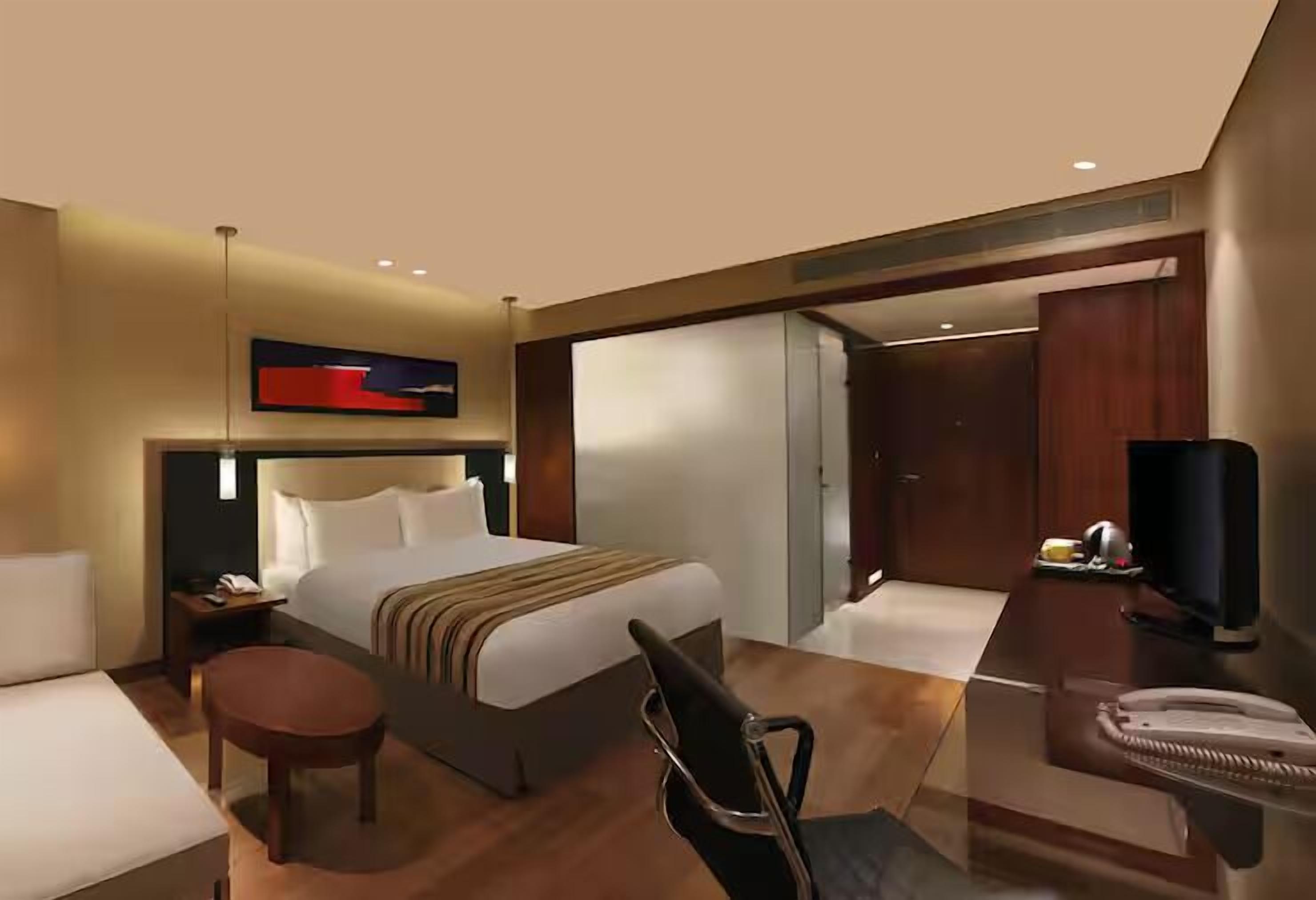 Hilton Guest Room Queen Bed