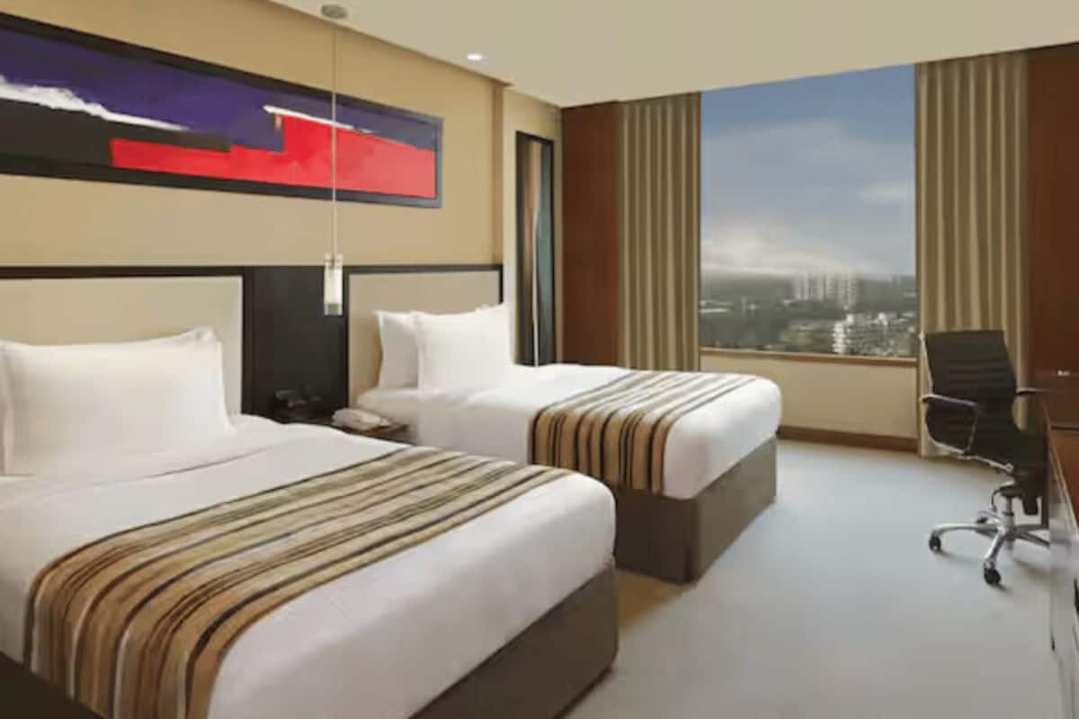 Minibar, in-room safe, individually decorated, individually furnished