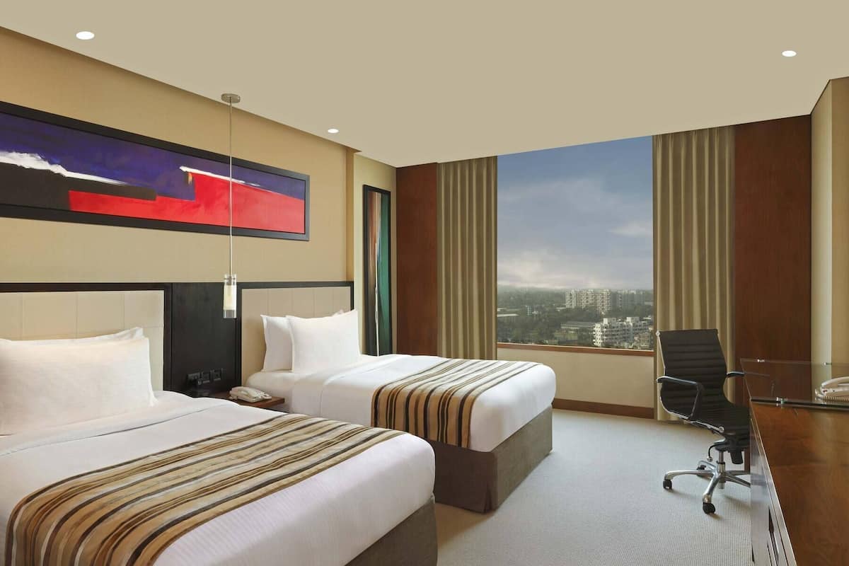 Minibar, in-room safe, individually decorated, individually furnished