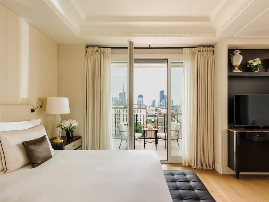 Suíte, terraço | Roupas de cama premium, edredons de pluma, frigobar, cofres nos quartos