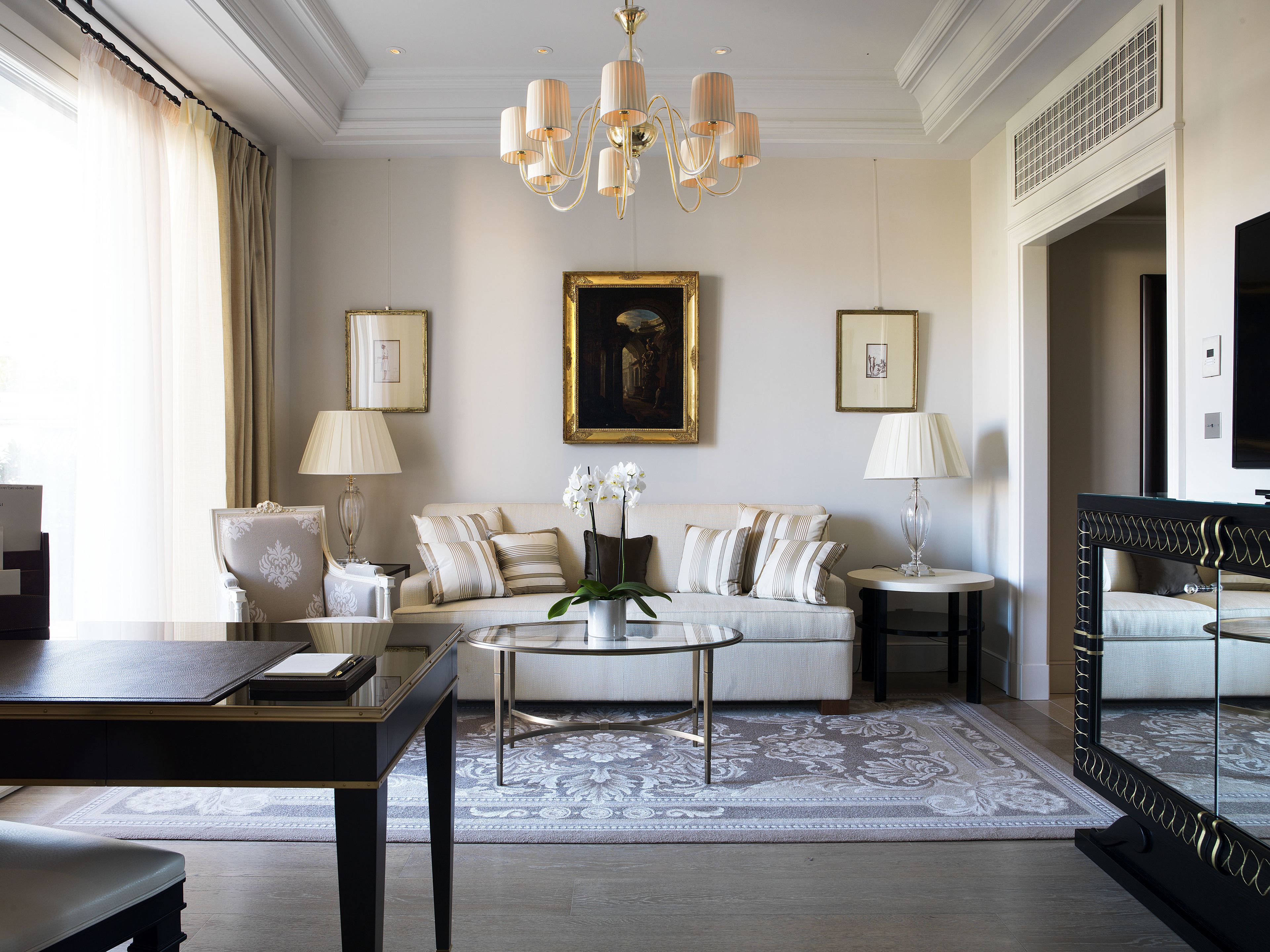 premium suite | living area | 42-inch flat-screen tv with premium tv channels, tv, first-run films