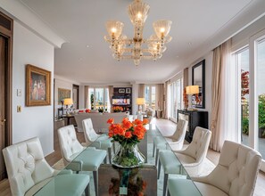 Suite (Penthouse) | Living area