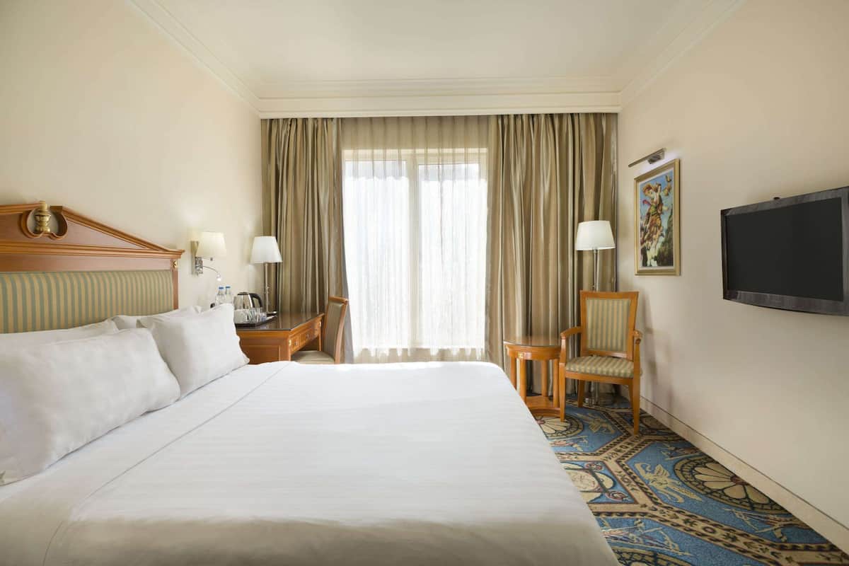 Deluxe Room Twin bed | Premium bedding, in-room safe, desk, blackout drapes