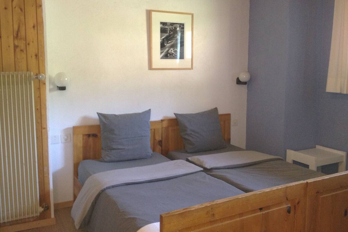 Family Room, 2 Bedrooms, Non Smoking, Mountain View (2 adults & 3 children)