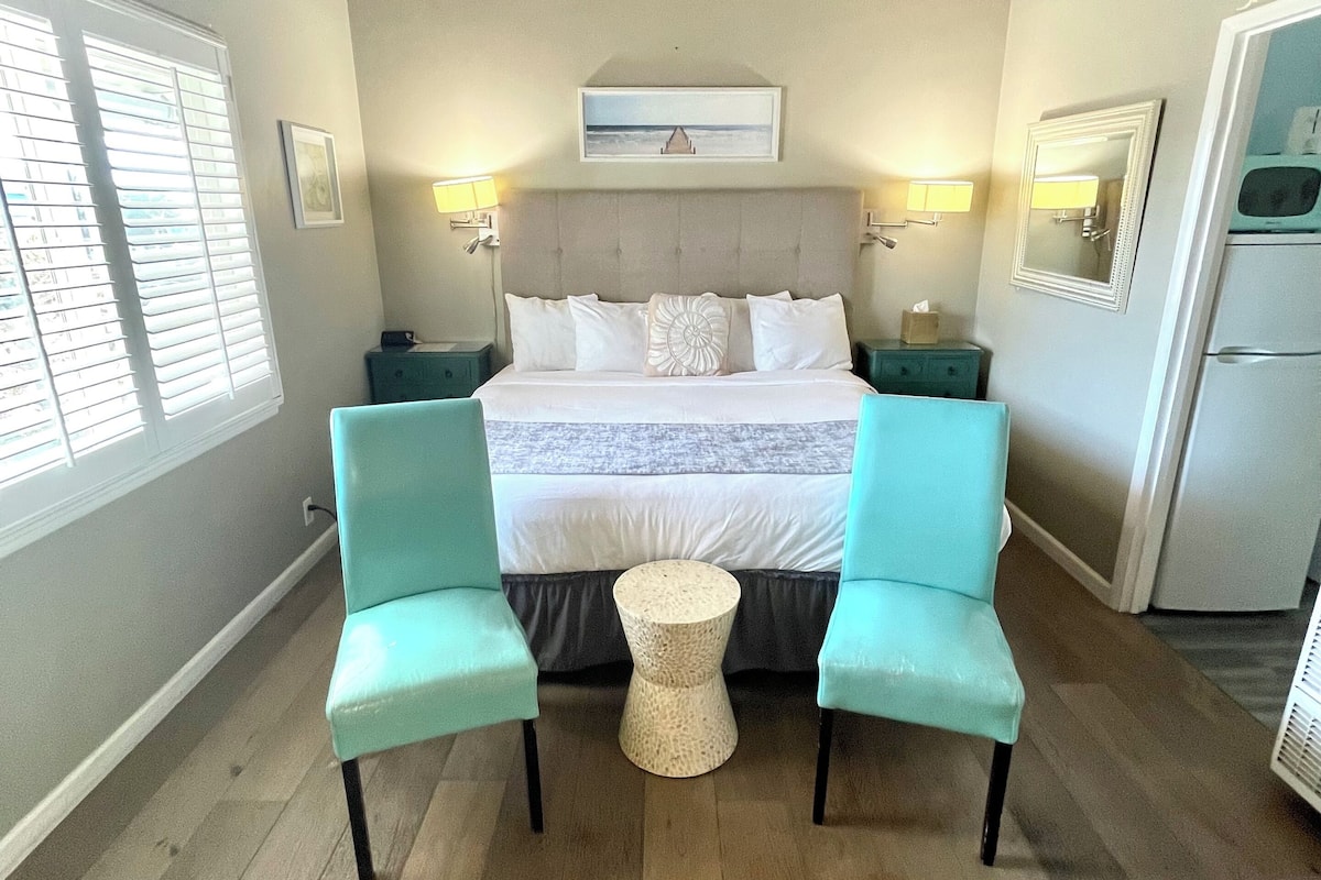 Room, 1 King Bed, Kitchenette (Room 3, 4 or 7)
