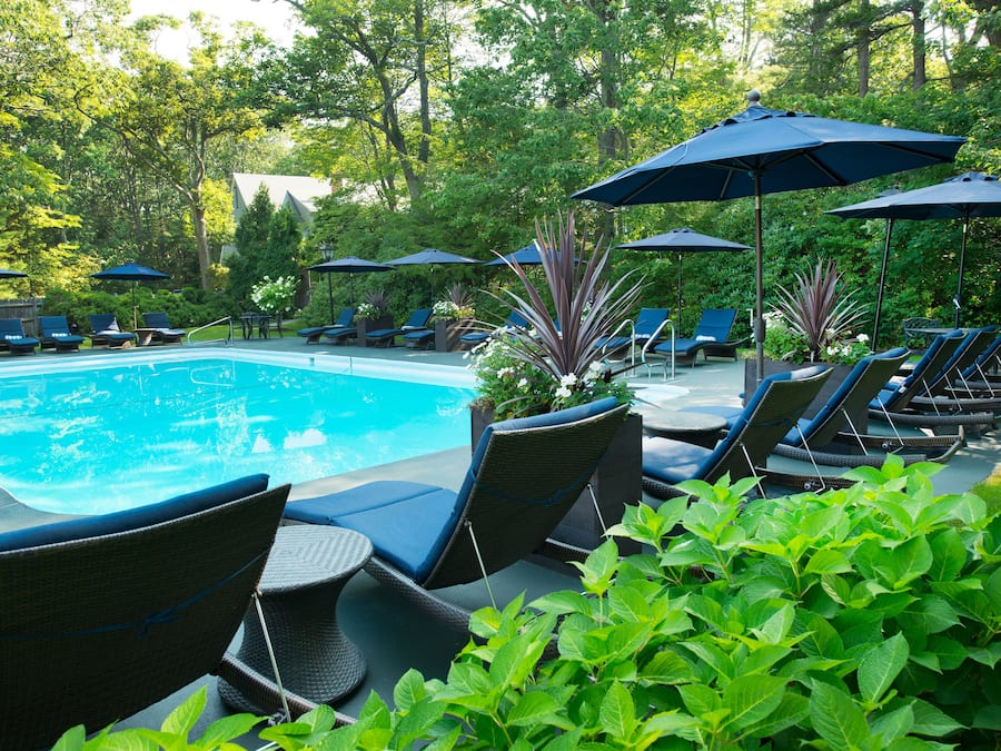Seasonal outdoor pool, pool umbrellas, sun loungers