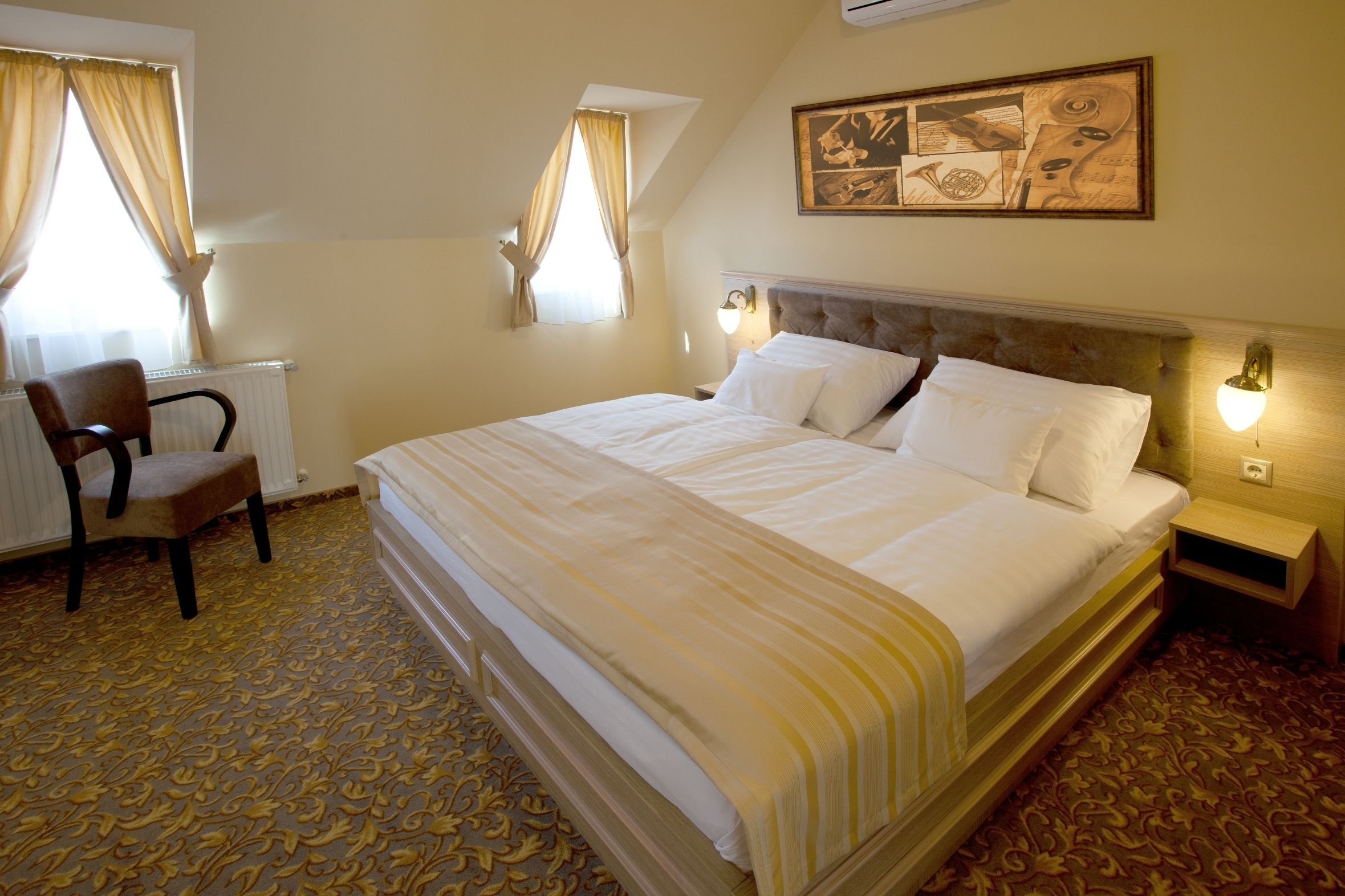 minibar, in-room safe, individually decorated, individually furnished