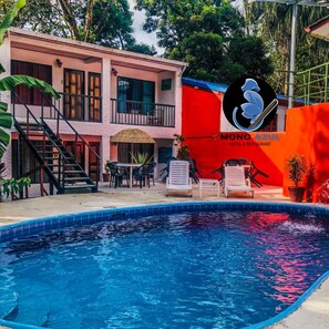 2 kolam renang outdoor
