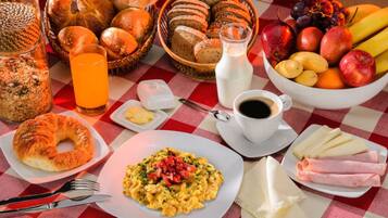 Tägliches inbegriffenes großes Frühstück