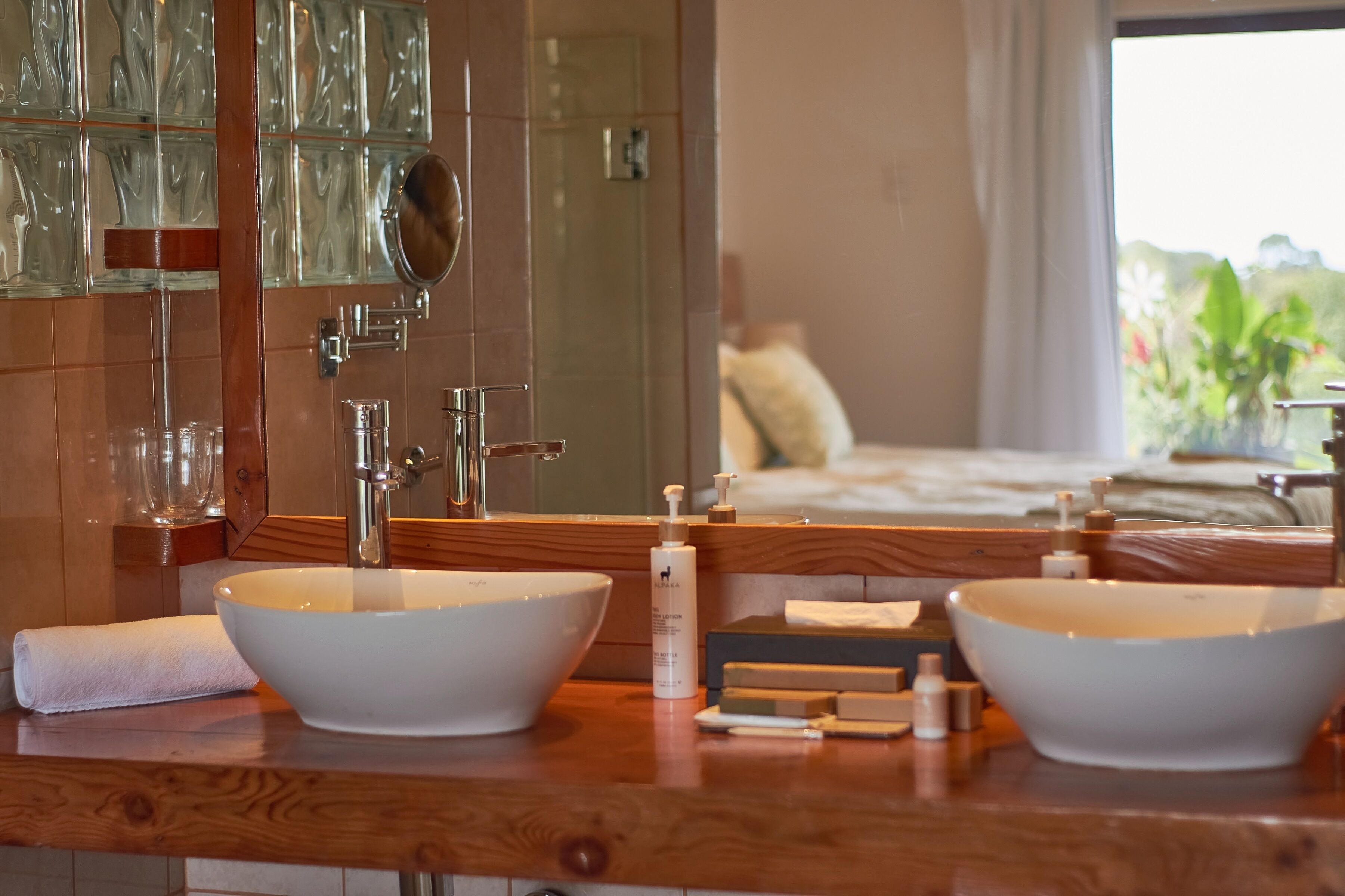 hare suite double room | premium bedding, minibar, in-room safe, desk