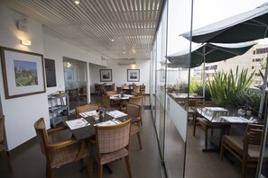 Tägliches inbegriffenes Frühstücksbuffet