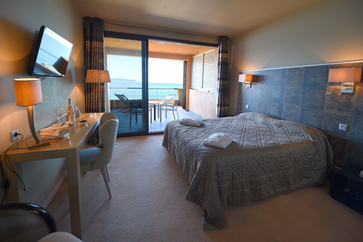 Superior Room | Premium bedding, minibar, in-room safe, desk